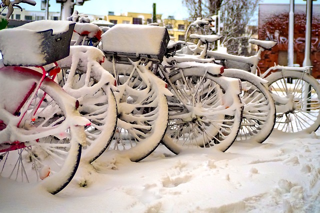 fietsen met sneeuw