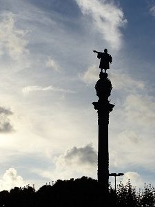 columbusbeeld in haven barcelona